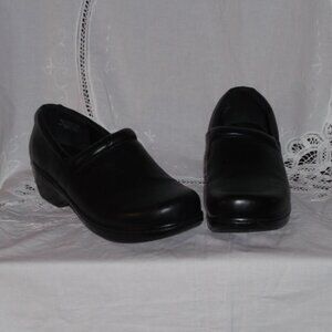 Womens Black Yuu Bethanee Memory Foam Clog Shoes - Size 11 W
